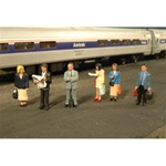 Bachmann 33110 HO Standing Passengers SceneScapes Pkg 6