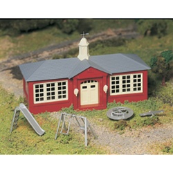 Bachmann 45611 O Plasticville U.S.A. Kits School House w/PlayGround Equipment