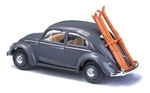 Busch 52965 HO 1955 Volkswagen Beetle with Oval Rear Window & Ski Rack Assembled Gray