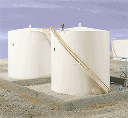 Walthers 3168 HO Tall Oil Storage Tank w/Berm Kit